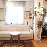 Town Center Apartman